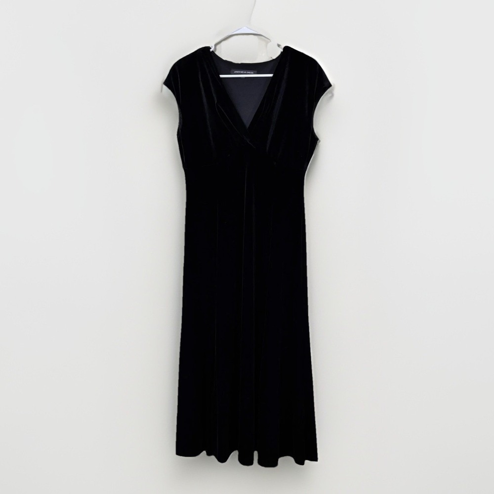 Jones Wear Dress Midi Women 8 Black Velvet V-Neck Sleeveless Goth Evening Formal